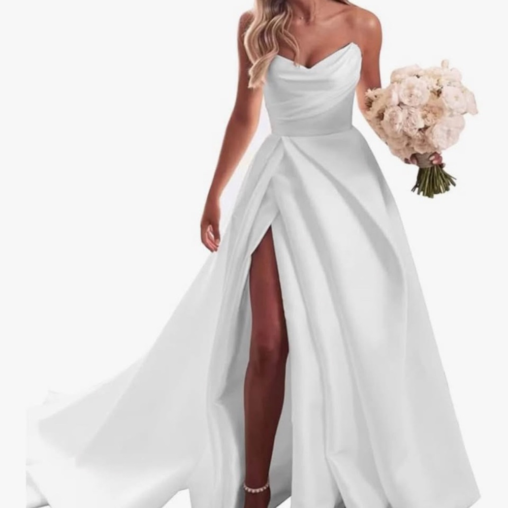Elegant White Strapless Wedding Gown